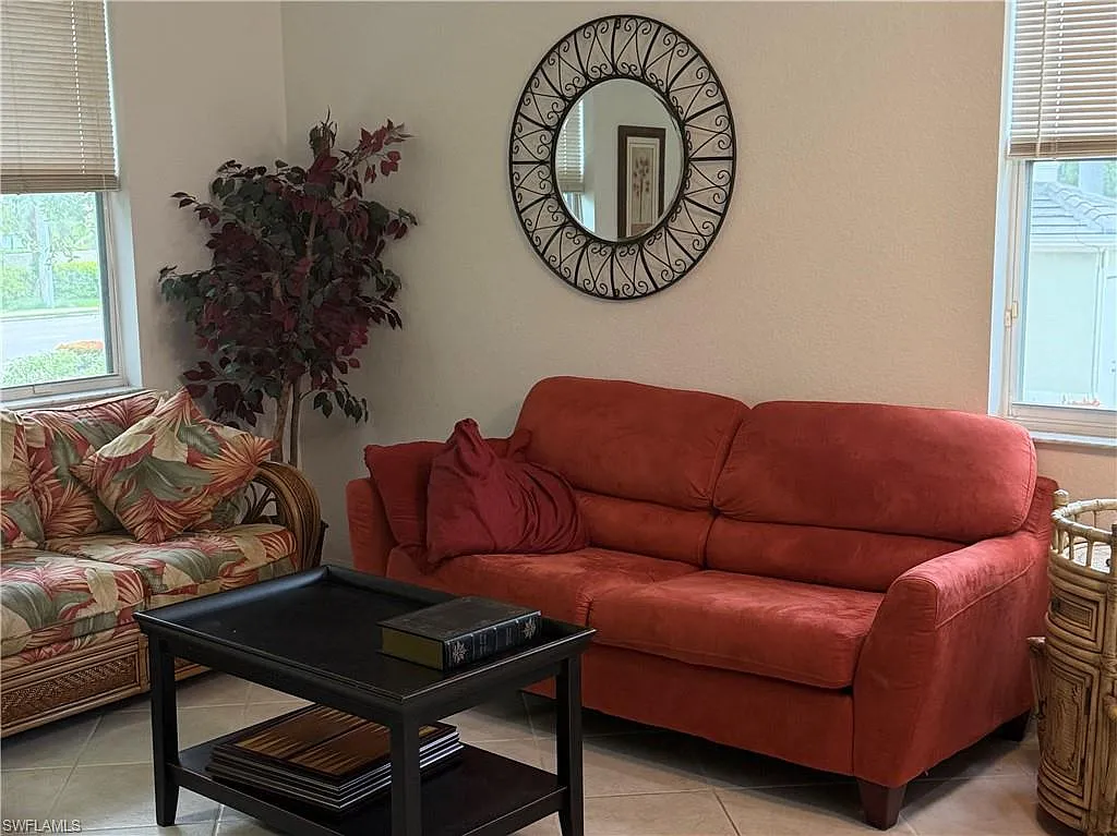 3 bed, 2.0 bath, 1939 sqft, $2,500 — Photo 4
