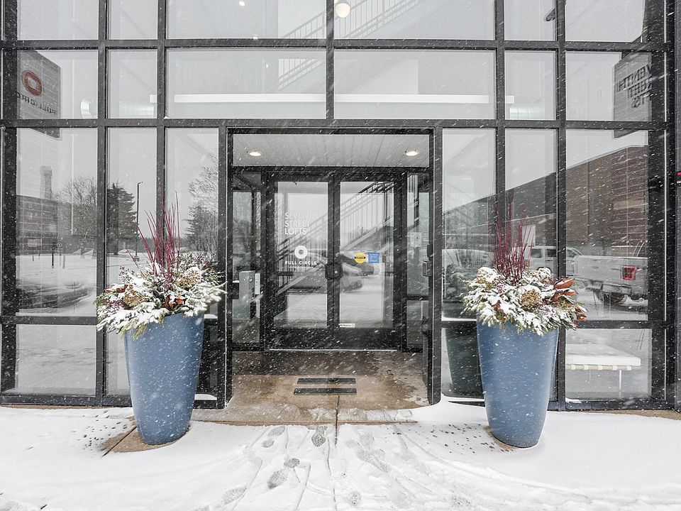 1st image of 600 7th St NW Unit 207