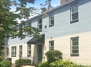 203 N Essex Ave APT 16, Narberth, PA 19072