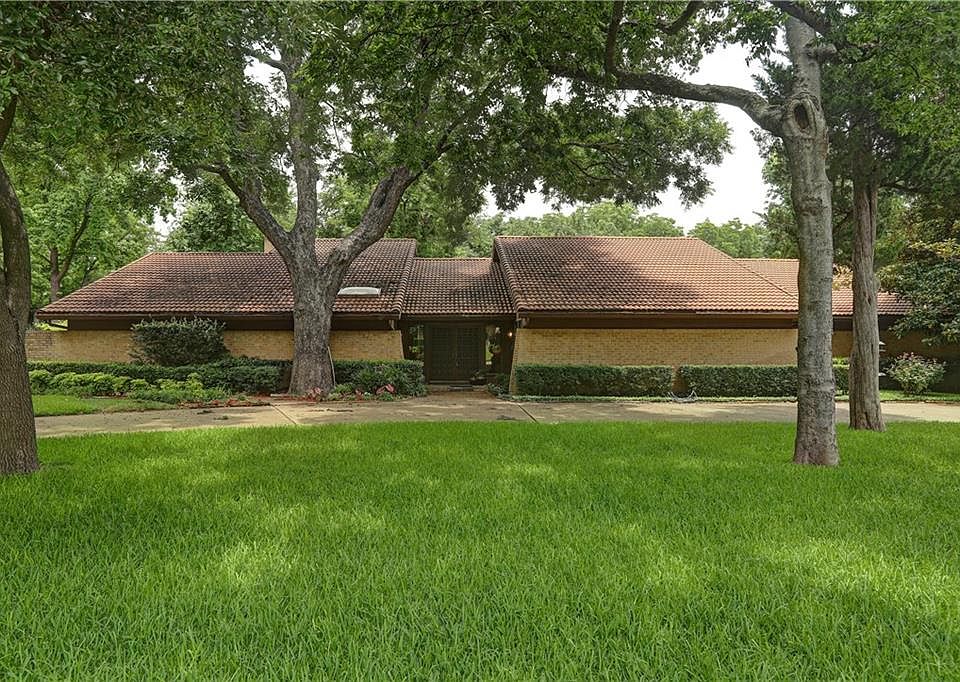 1st image of 1010 Spring Lake Dr