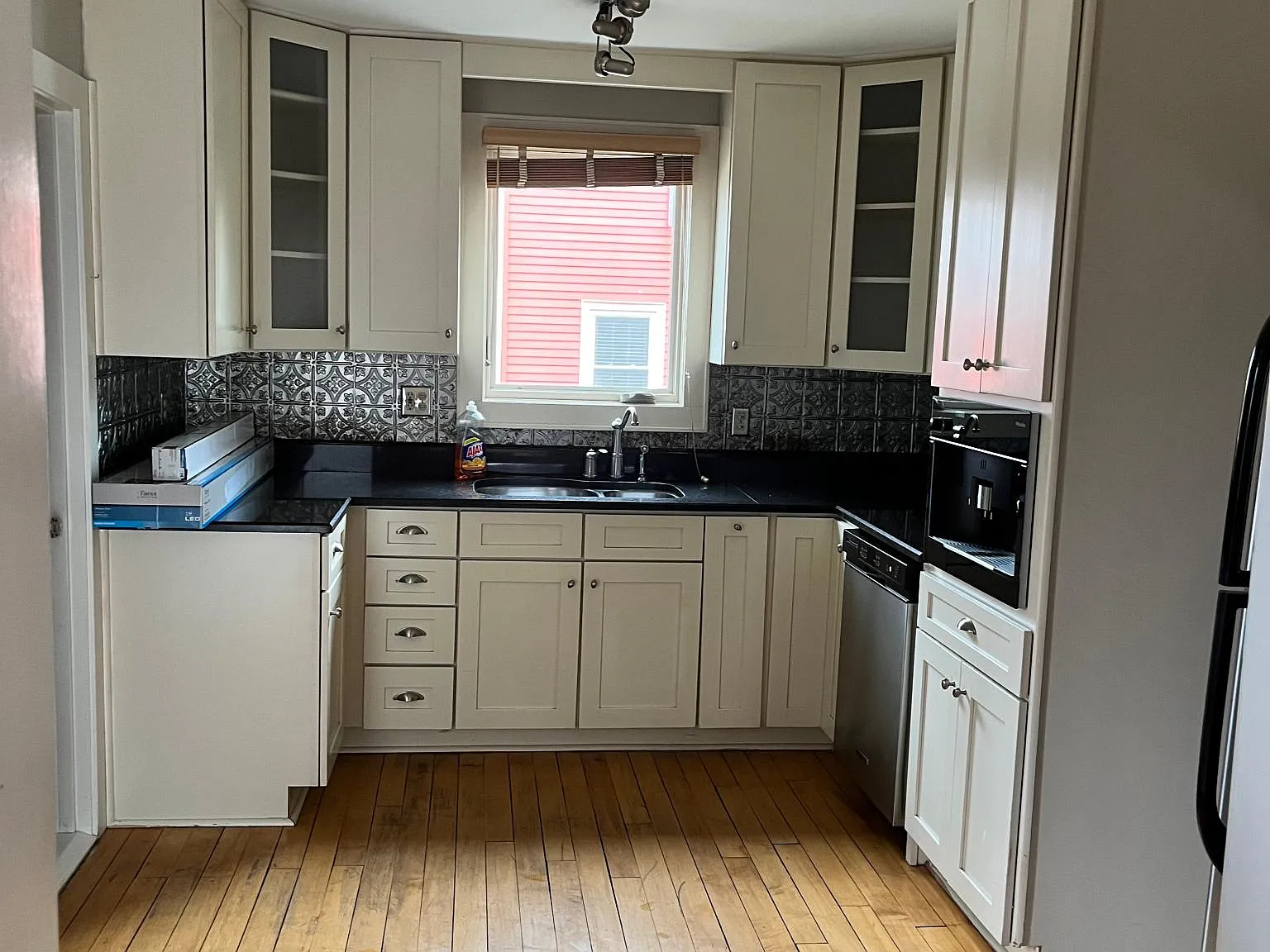 3 bed, 1743 sqft, $1,995 — Photo 2
