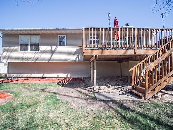 4th image of 218 Thornhill Dr SW