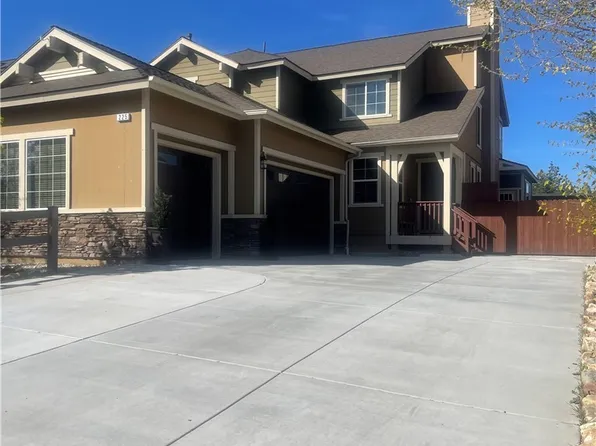 225 Maple Ridge Dr, Big Bear City, CA 92314