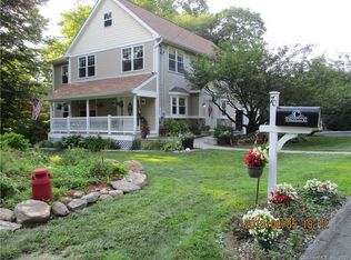 70 Blackhouse Rd, Trumbull, CT 06611