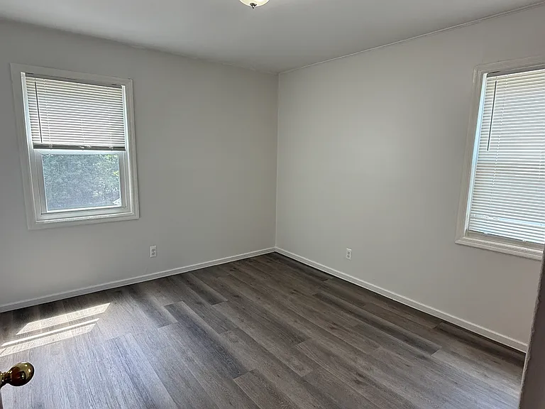 28 College Ave #B — Photo 11