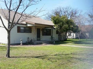 1002 S College Ave, Decatur, TX 76234