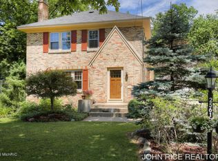 2561 Lake Dr SE, East Grand Rapids, MI 49506