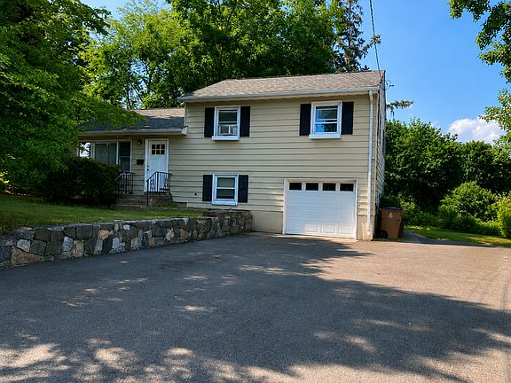 5th image of 98 Neponsit St