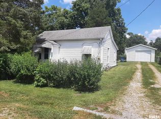 108 N Newton St, Buckner, IL 62819
