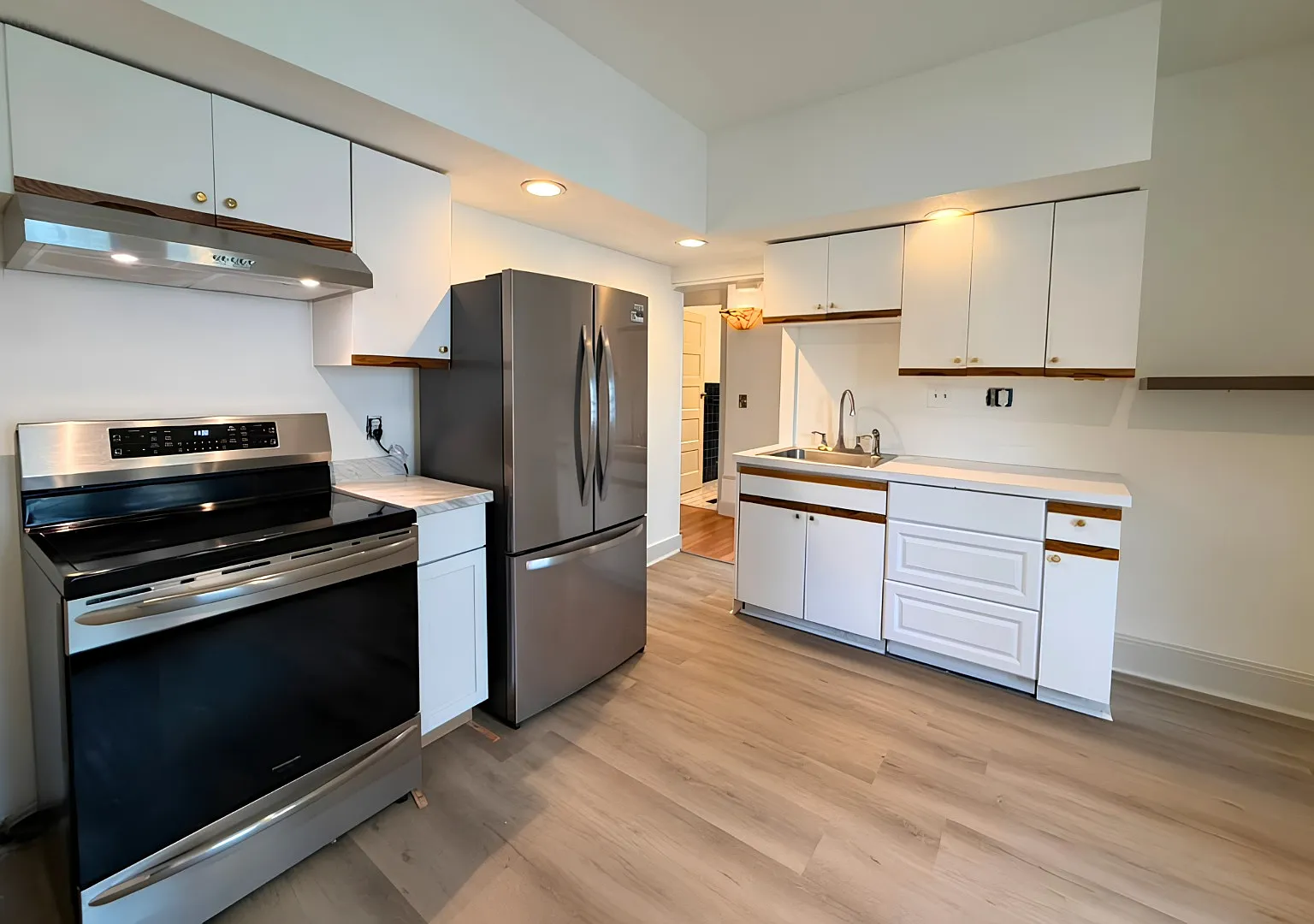 3 bed, 1400 sqft, $2,350 — Photo 4