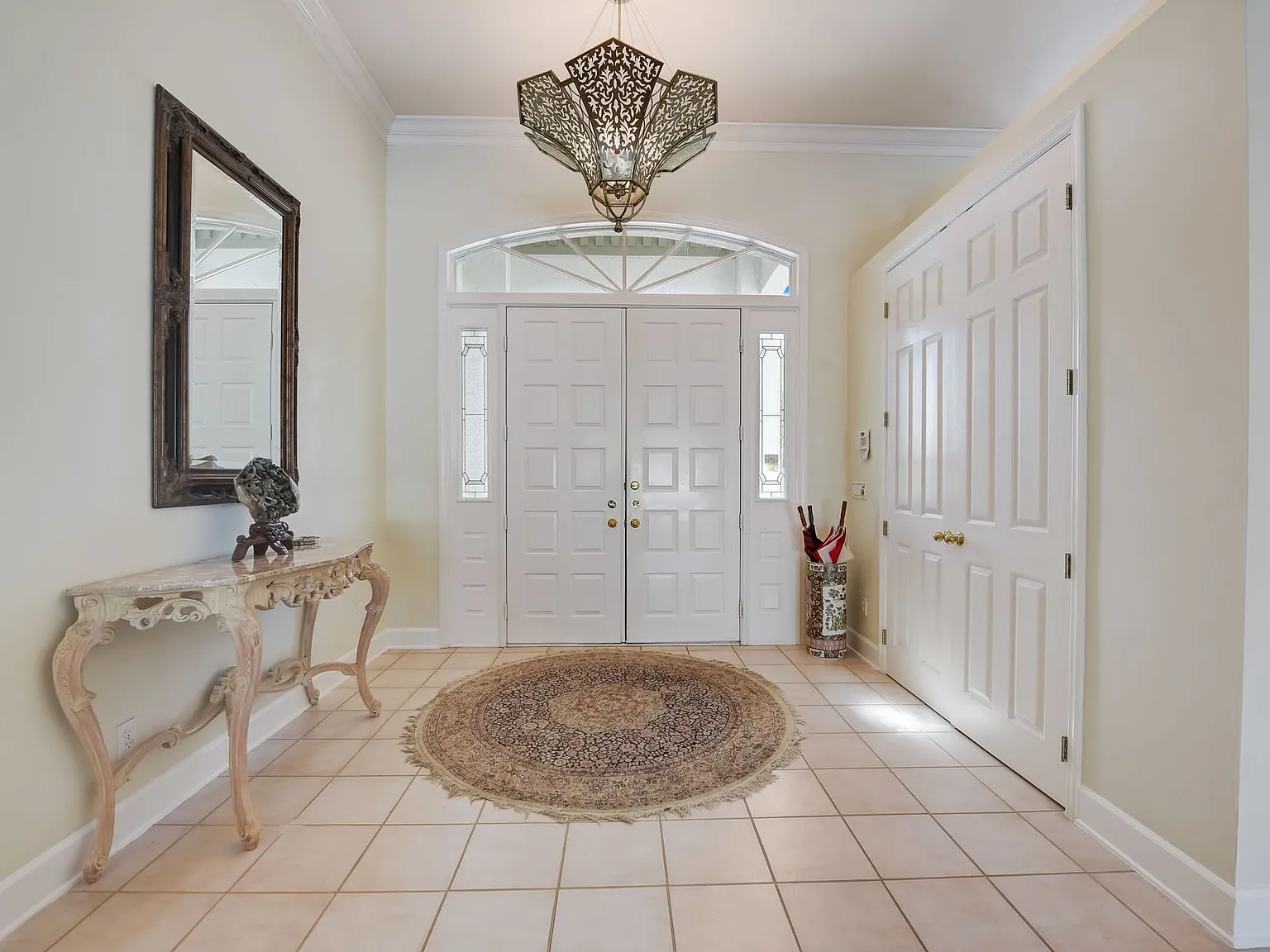 4653 Hadfield Dr — Photo 2