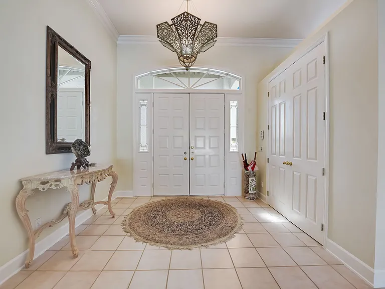 4653 Hadfield Dr — Photo 2