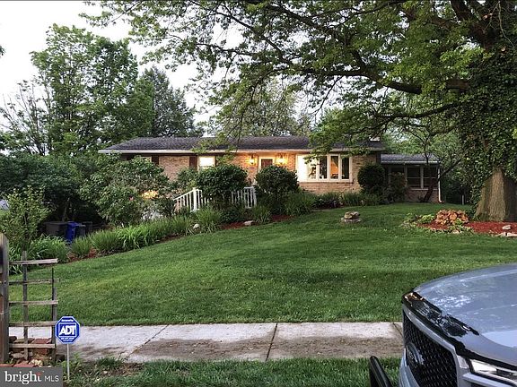 3rd image of 240 Jackson Ave