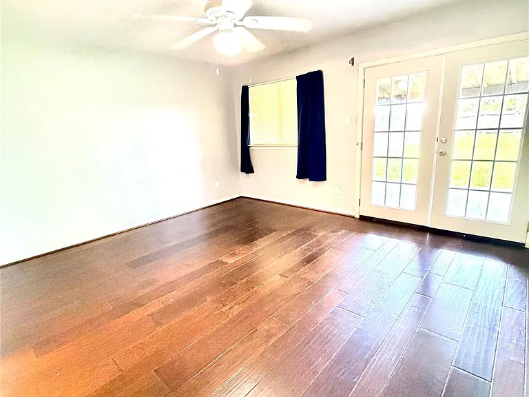 7402 Alegria Dr — Photo 20