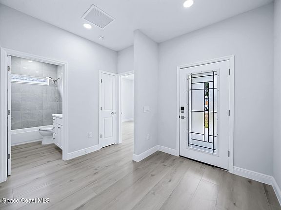 3rd image of 303 Dorset Dr