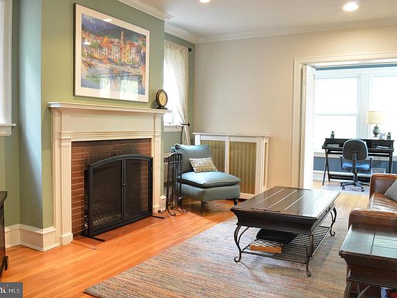 3rd image of 1414 Lovering Ave