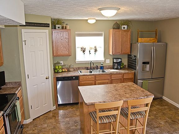 5th image of 3106 Stephenson Dr