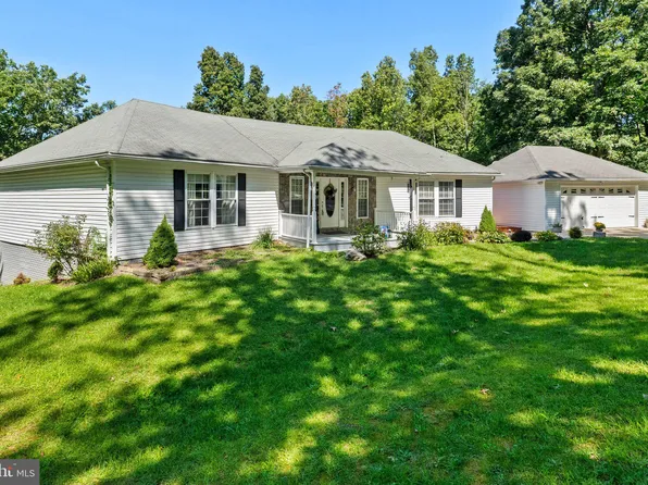 174 Twin Pond View Dr, Capon Bridge, WV 26711