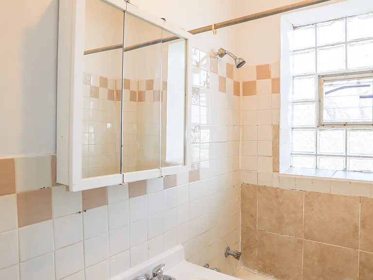 4943 W Belle Plaine Ave #2A — Photo 3