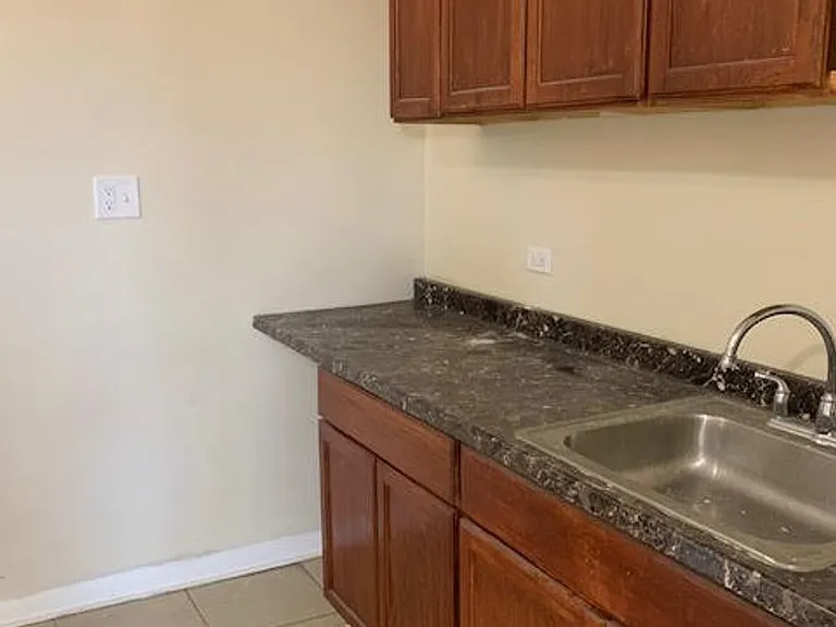 2900-04 N Laramie Avenue W George St #5200-06 — Photo 10