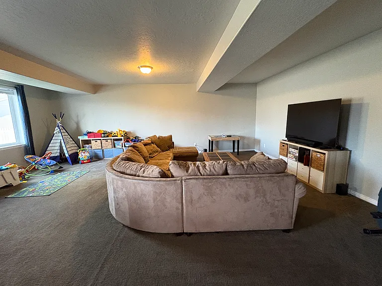 Hillshire Dr — Photo 6