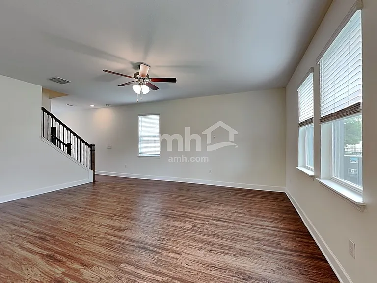 919 Walden Pond Dr — Photo 8