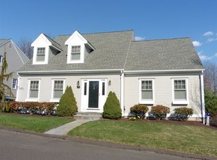 35 Bunker Hill Cir, Shelton, CT 06484