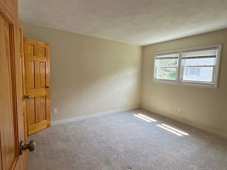 704 Torrey Ln — Photo 11