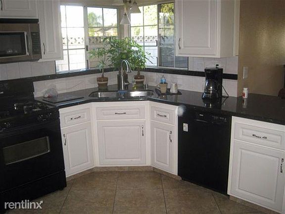 3rd image of 2451 S Vicentia Ave