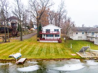 10495 Runyan Lake Poin, Fenton, MI 48430