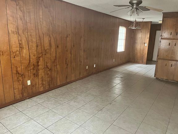 2nd image of 921 Bremen Ave