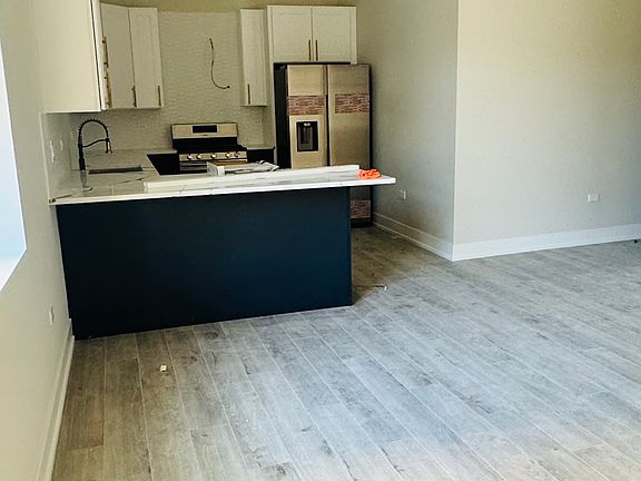3rd image of 3210 W Lawrence Ave #2E