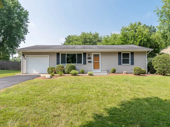 542 S 14th St, St Charles, IL 60174