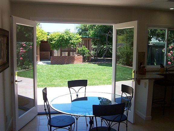 Dining area to yard