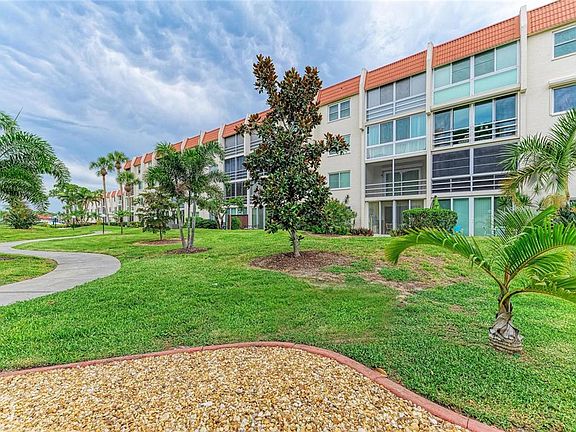 4th image of 220 Santa Maria St APT 338