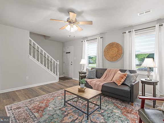 4th image of 10307 Green Willow Ave