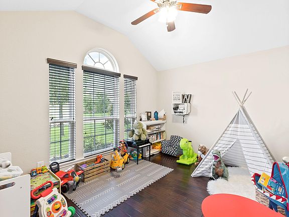 5th image of 13031 Thorn Valley Ct