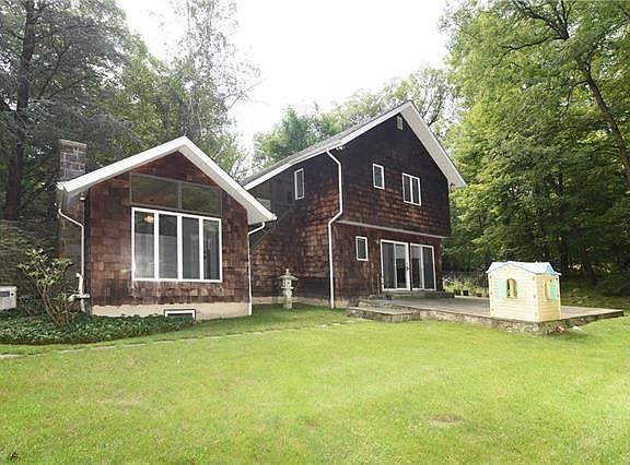 3rd image of 34 John Cava Ln