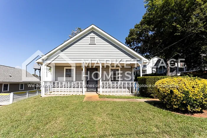 3 bed, 1.0 bath, 960 sqft, $2,300 — Photo 1