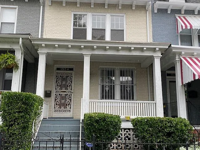 1524 D St NE — Photo 2