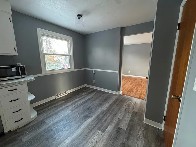 206 Longmeadow Dr — Photo 8
