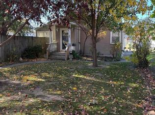 2362 Barker St, Clinton, IA 52732