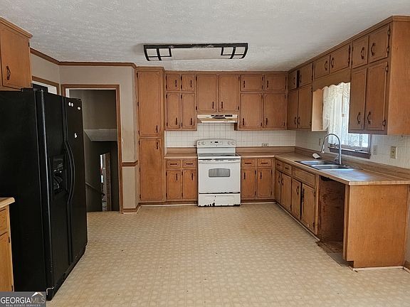 4th image of 35 Stone Creek Dr