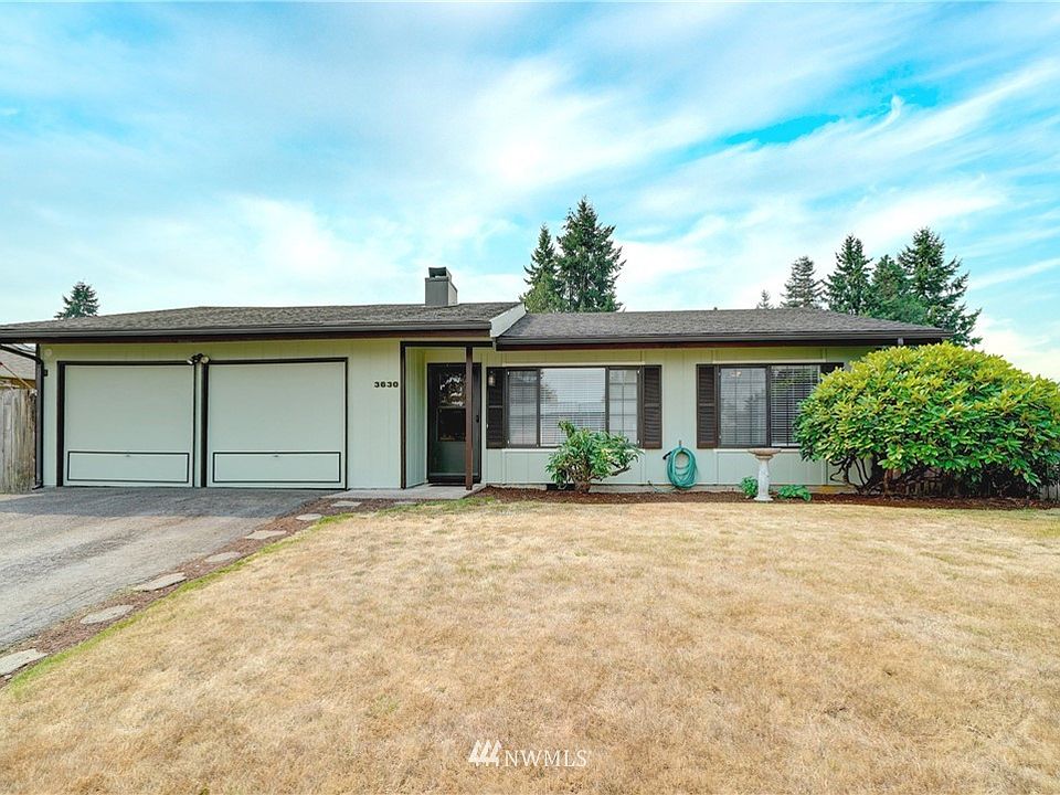 Welcome to this well maintained home sitting on a nice level lot, located in the beautiful area of Fords Prairie. 