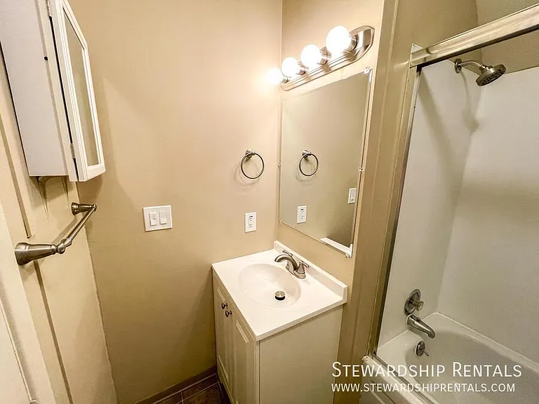1825 Harris St #11 — Photo 14