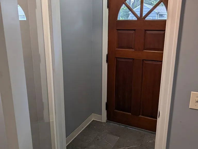 111 Eastmoreland Dr — Photo 16