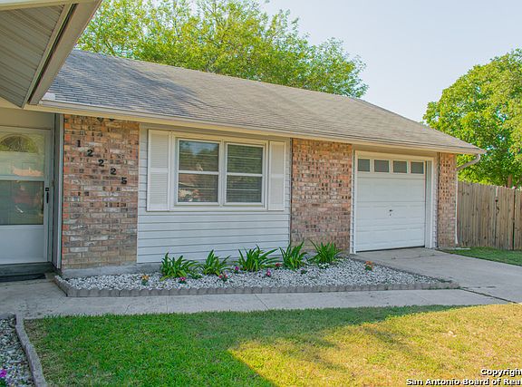 3rd image of 12225 Lucky Oaks St