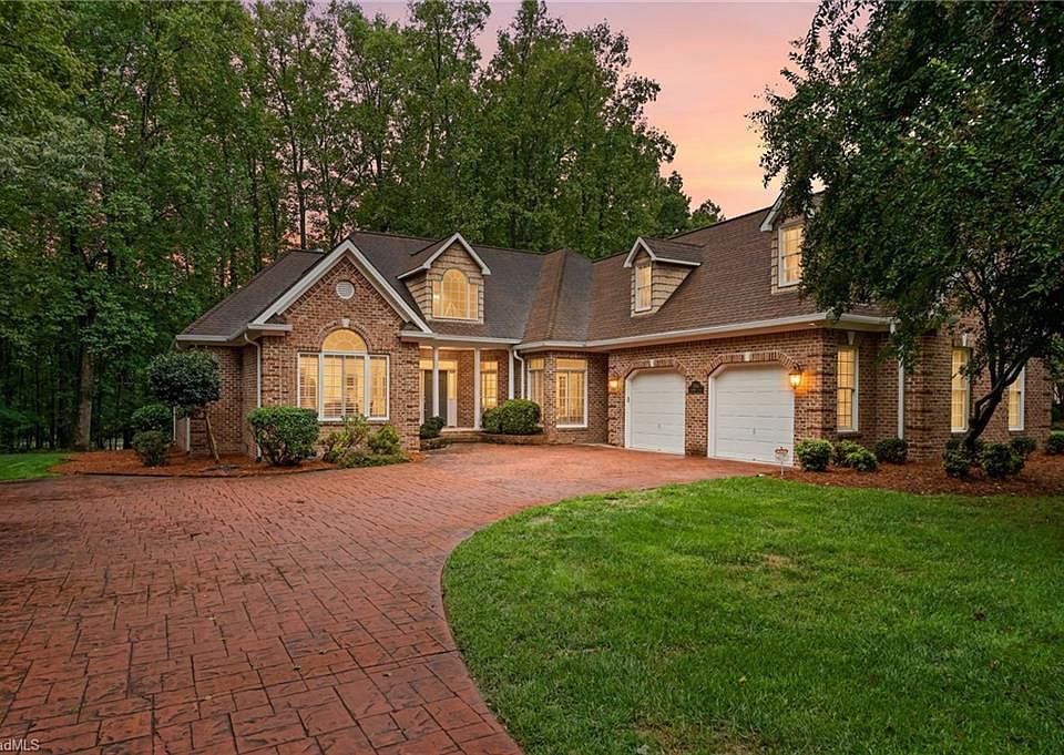 1st image of 3940 Newport Ct