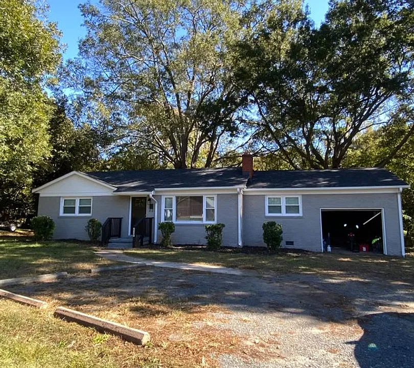 2547 Eastway Dr