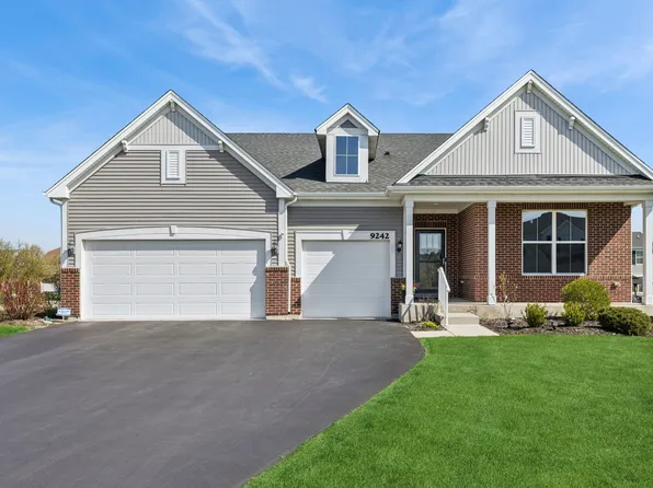 9242 Enstrom Ct, Huntley, IL 60142